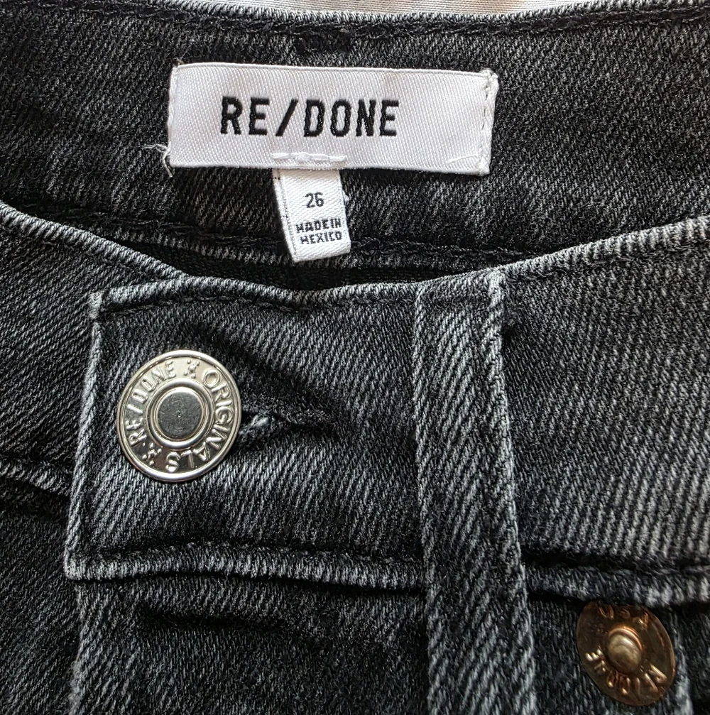 RE/DONE Black Raw Hem Button Fly Jeans Size 26 High Rise Cropped Designer Denim